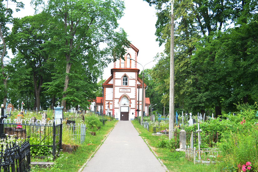 Кальварийское кладбище в Минске. Радуница фото Беларусь.